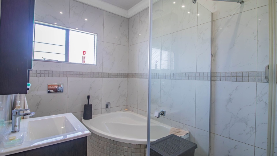 3 Bedroom Property for Sale in Amalinda Eastern Cape